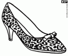 A heel shoe with leopard skin