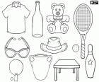 Set of toys and other varied objects that can be used to play. From traditional toys as the teddy bear, until a hat and glasses for a costumes game