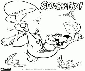 Scooby Doo between the birds coloring page
